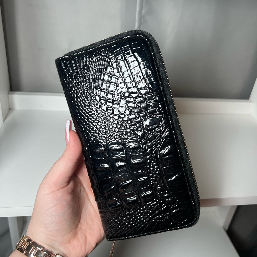 Stylish Black Crocodile Pattern Wallet